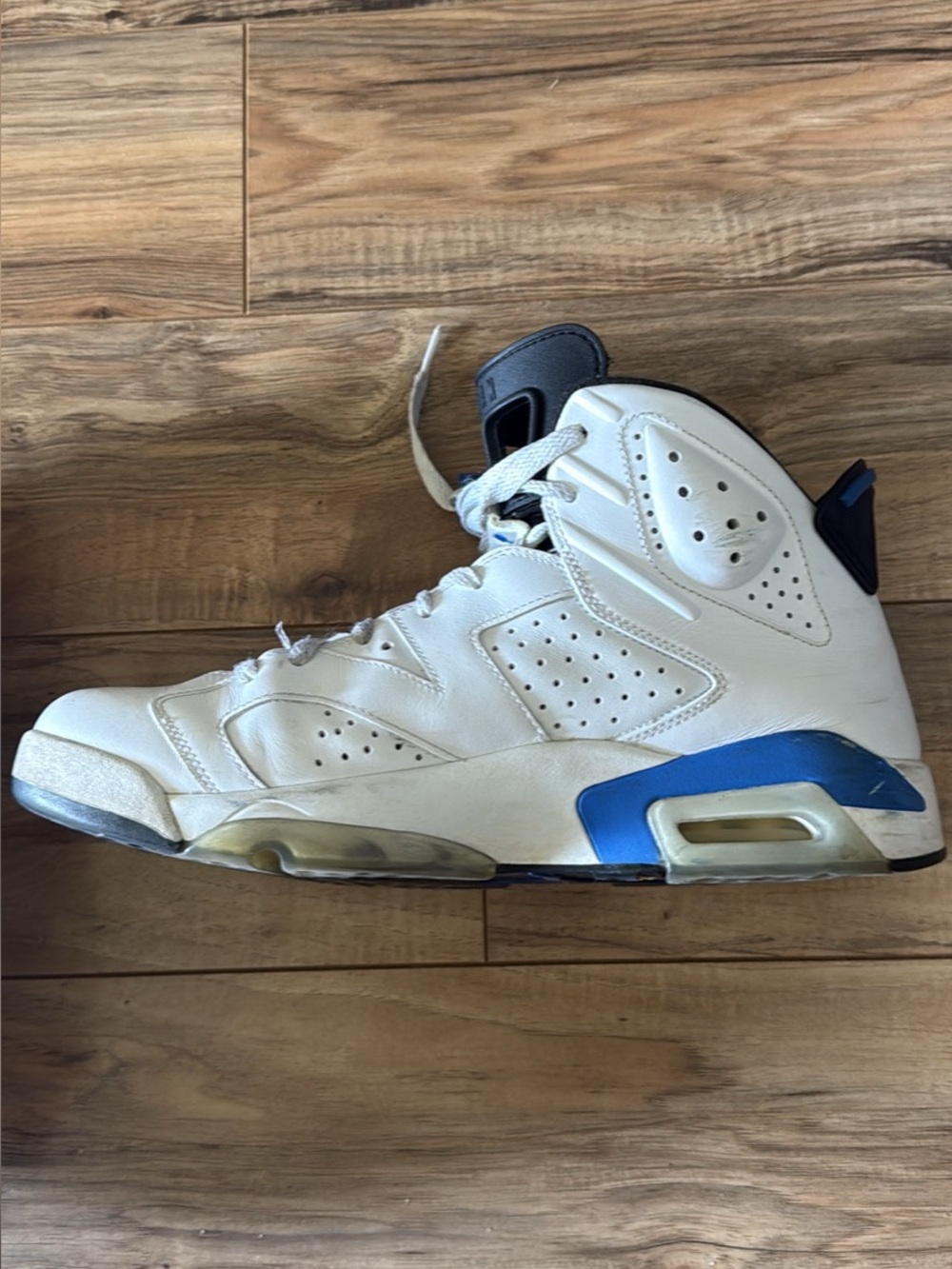 Jordan Men's White and Blue High-Top Basketball Sneakers
